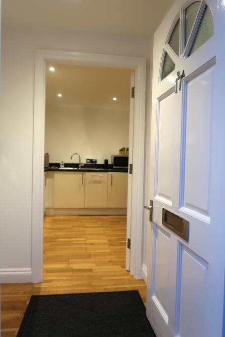 ***Spotless, Bright 1 Double Bed Apartment*** บาธ ภายนอก รูปภาพ