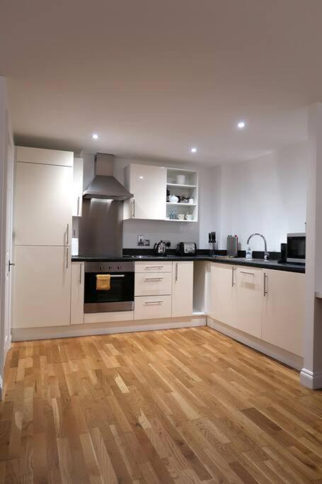 ***Spotless, Bright 1 Double Bed Apartment*** บาธ ภายนอก รูปภาพ